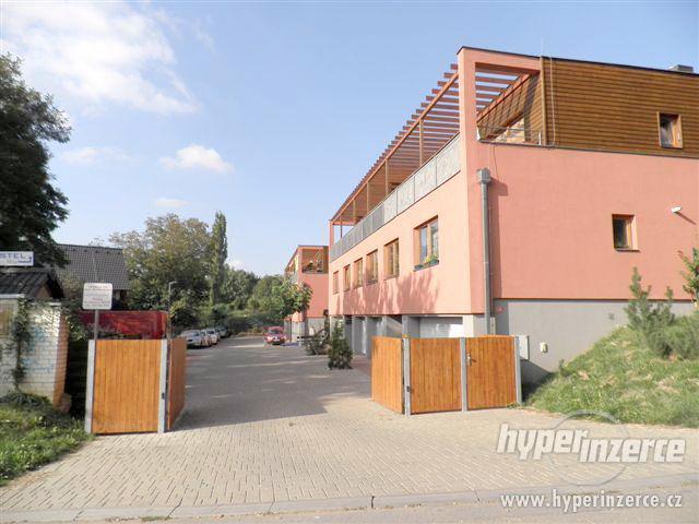 Říčany, byt 3+k.k./ terasa. OV. Garáž, pergola. - foto 12