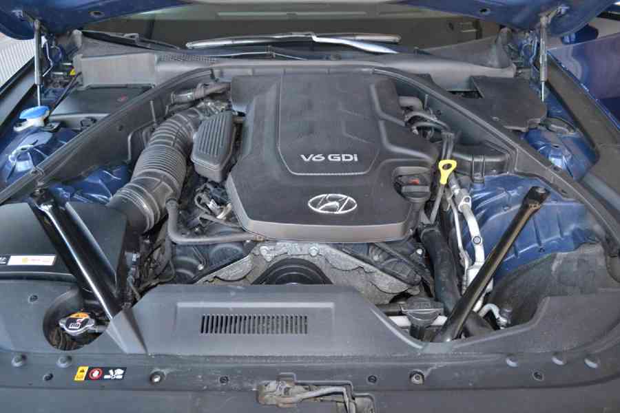 Hyundai Genesis, 3.8 V6-4x4 - Panorama - DPH - foto 10