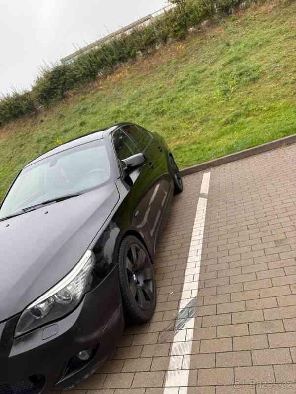 BMW Řada 5 3,0   E60 530d - foto 3