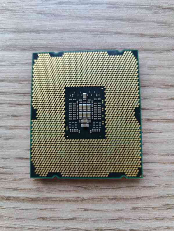 Procesor Intel Core i7-3820 - foto 2