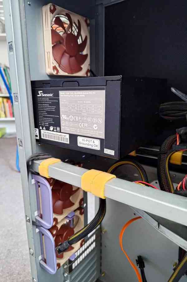 prodám počítačový case bigtower Chieftec MA-01WD-D s PSU atd - foto 6