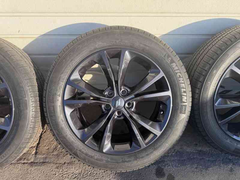 Dodge Charger Alu R19 SET 5x115 7,5J 19 18.500,- - foto 4