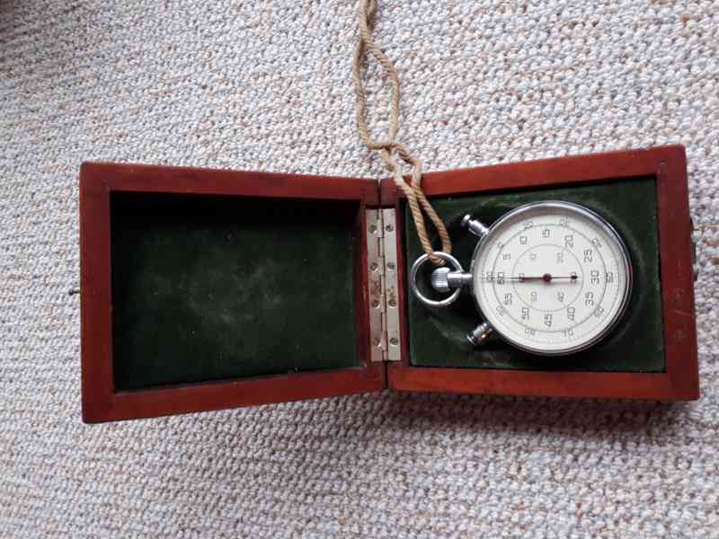 starožitnost - stopky s chronografem - foto 1