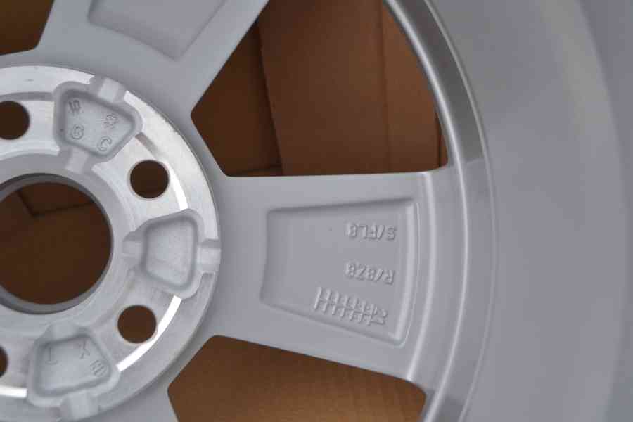 Š. Fabia IV, Seat Ibiza, VW Polo - 4ks Nové 16 orig.Alu kola - foto 15