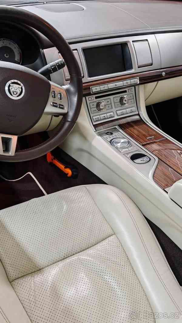 Jaguar XF 5,0   V8 – servisovaný, rozvody ve 2 - foto 9