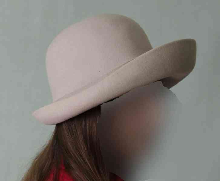 Dámský světle šedý klobouk - ruční práce - foto 7