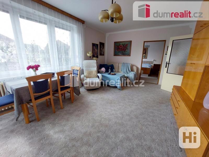 prodej RD se 2 byty 4+1, terasa, balkon, 2x garáž, dílna - foto 8