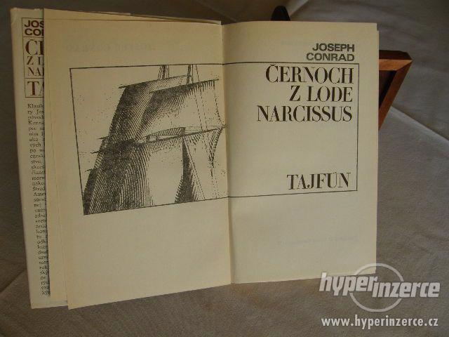 Černoch z lode Narcissus, Tajfun - foto 3