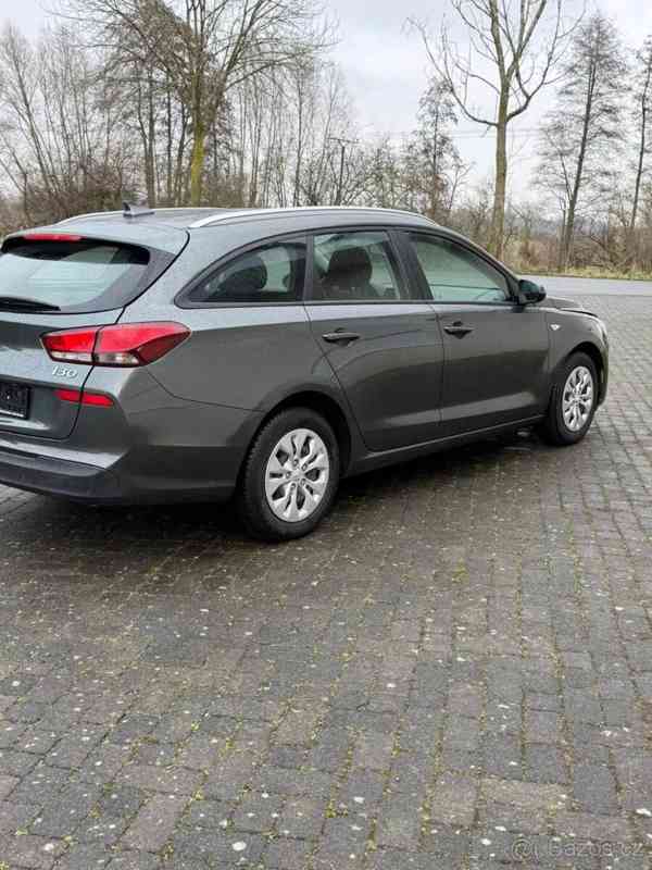 Hyundai i30 1,0 - foto 12
