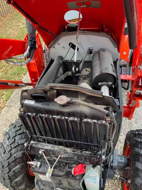 Traktor kubota B2601 HSD - foto 14