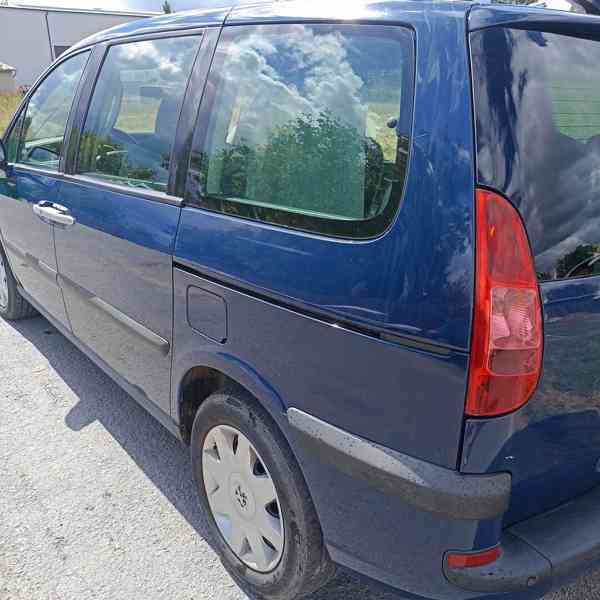 P 807 - 8 míst - foto 3