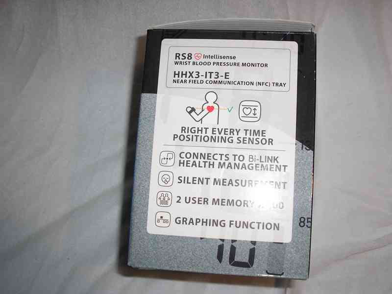 Tonometr OMRON RS8 s NFC/USB adaptérem - foto 3