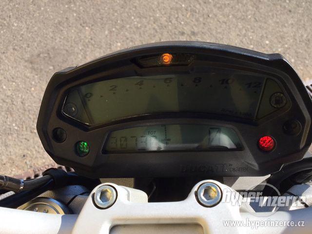 Ducati Monster 796 - foto 5