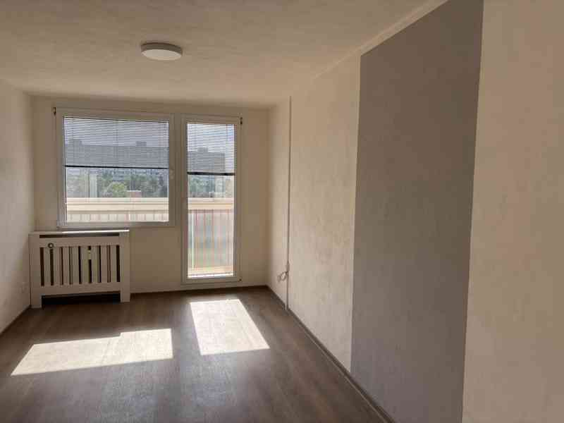 Zrekonstruovaný byt 2+kk - foto 2