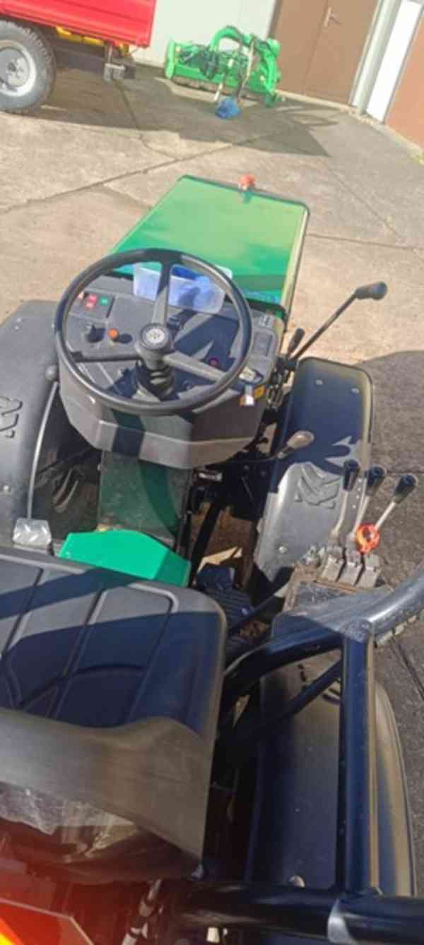 Malotraktor Farmář Wisconsin a přívěs traktorový vč. přísl. - foto 4