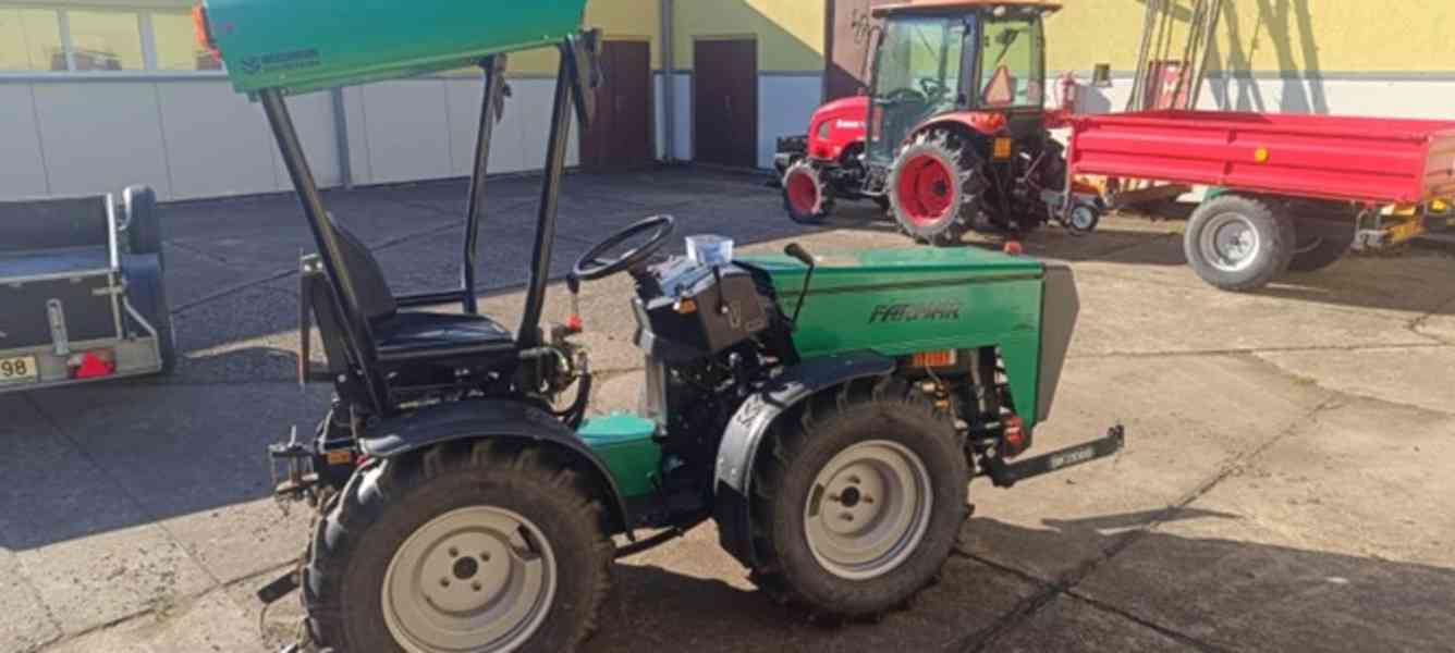 Malotraktor Farmář Wisconsin a přívěs traktorový vč. přísl. - foto 2