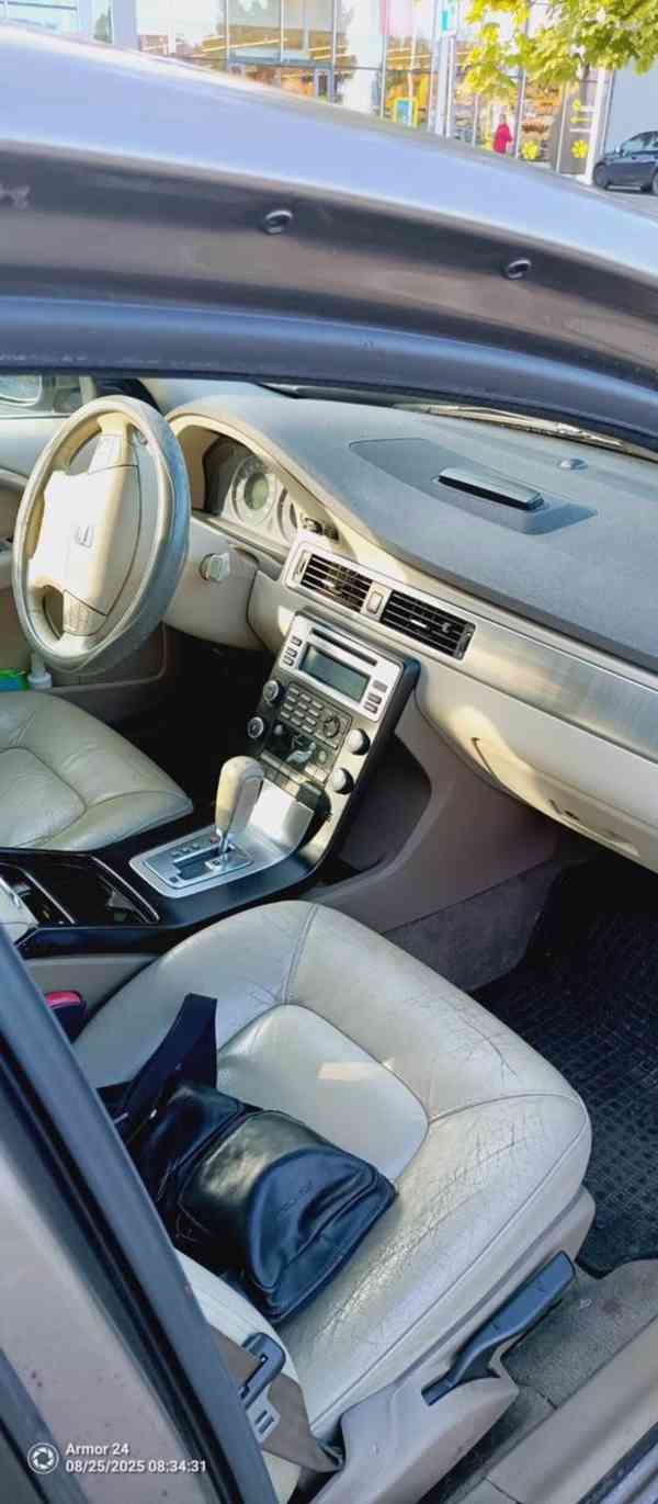 Prodám Volvo S 80 D5 2.4 TDI, auto bylo vyrobeno v roce 2006 - foto 2