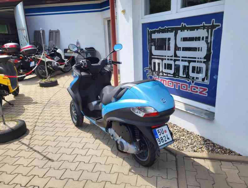 Tříkolk Piaggio MP 3 RL 250 I.E. - foto 6