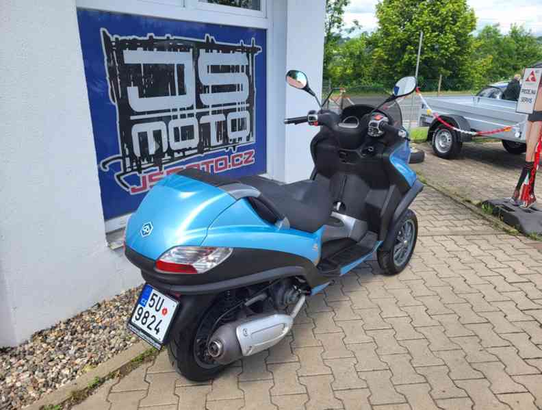 Tříkolk Piaggio MP 3 RL 250 I.E. - foto 3