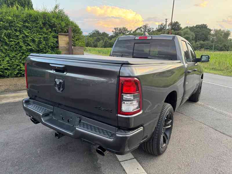 Dodge Ram 1500 BIGHORN 5,7 HEMI 4x4 2023 AKCE DPH - foto 4