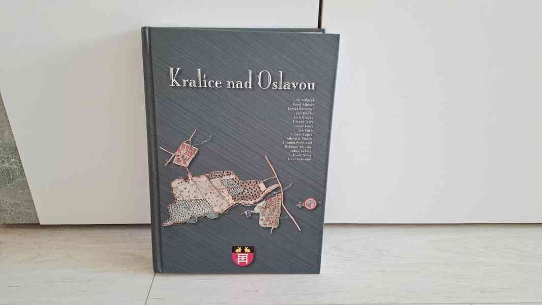 Kniha Kralice nad Oslavou - foto 2