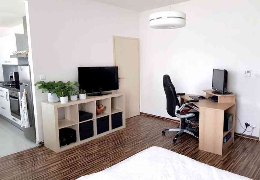 Pronájem moderního bytu 1+1 Brno, U Leskavy. 35 m2 - foto 6