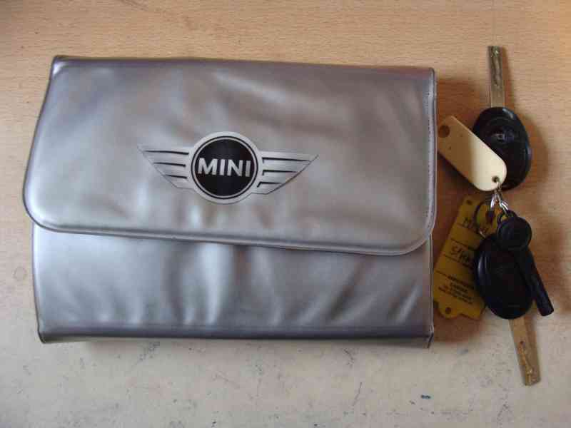 Mini One, 1.6i, Servisní kniha - foto 14