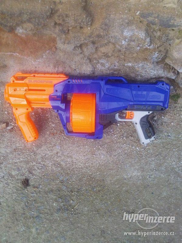 Prodám dětskou zbraň NERF Elite Surgefire - foto 2