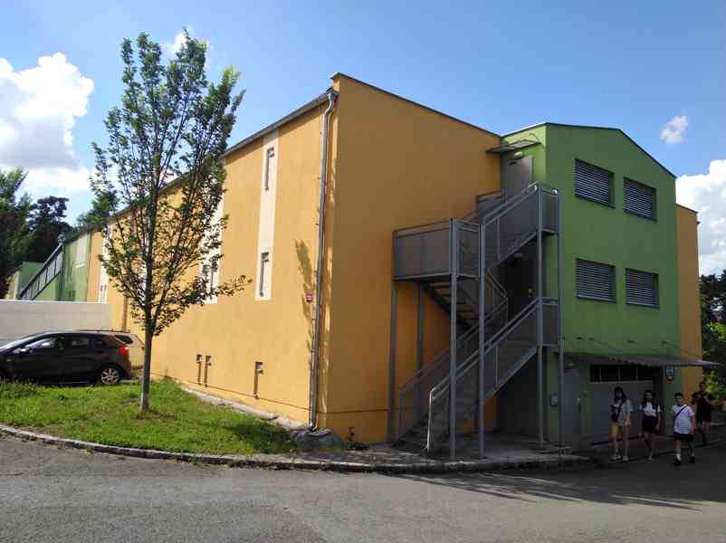 Pronájem části garáže pro parkování motocyklu - foto 2