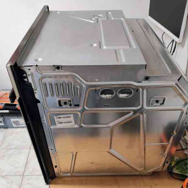 Prodám vestavnou elektrickou troubu zn. Whirlpool model AKZ9 - foto 4