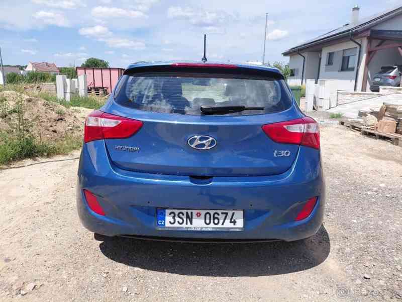 Hyundai i30 1,6 - foto 2