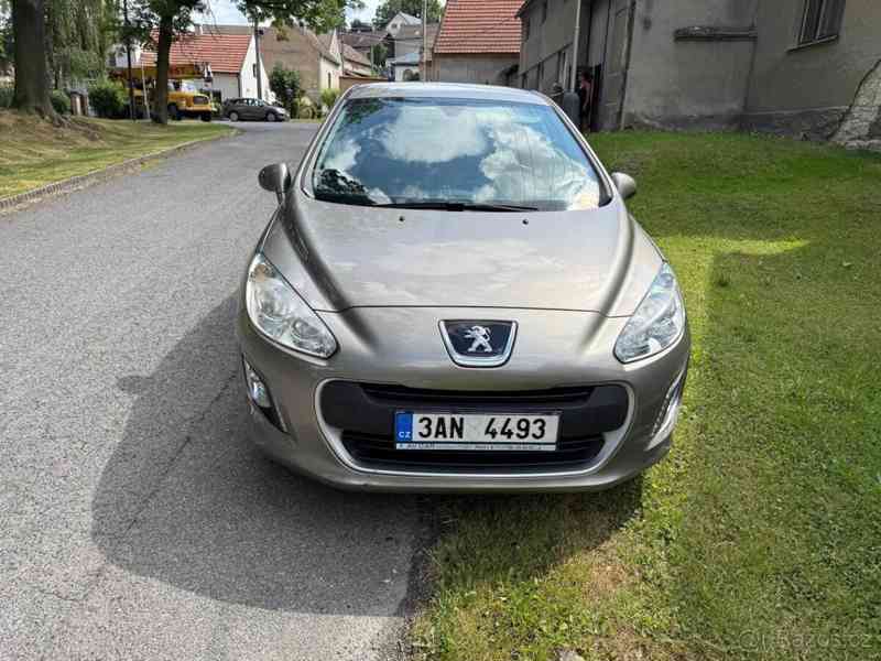 Peugeot 308 1.4 VTi (72 kW), r. 2013, 66 000 km - foto 11