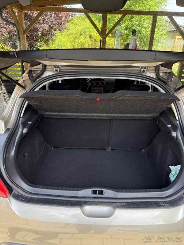 Peugeot 308 1.4 VTi (72 kW), r. 2013, 66 000 km - foto 5