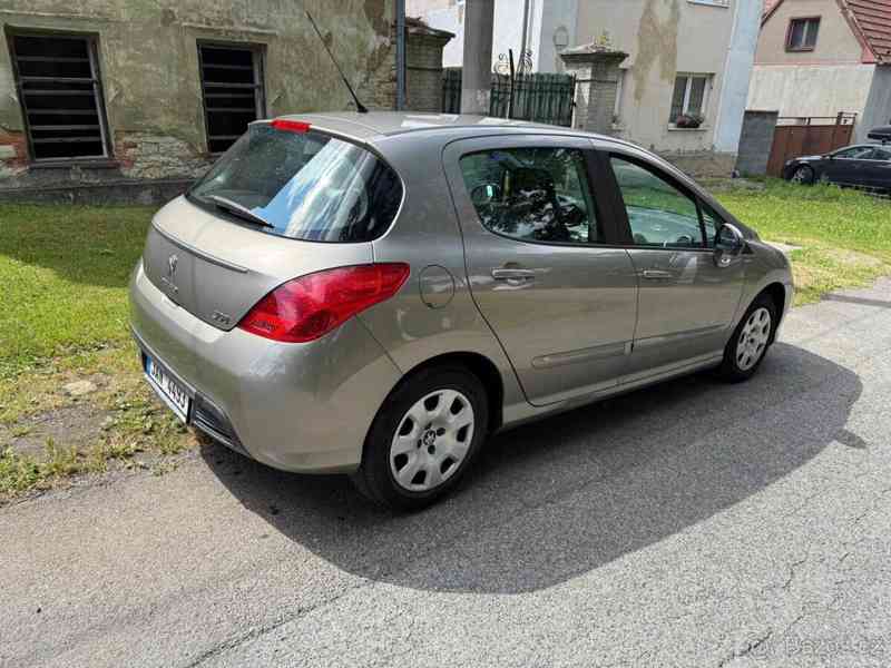 Peugeot 308 1.4 VTi (72 kW), r. 2013, 66 000 km - foto 4