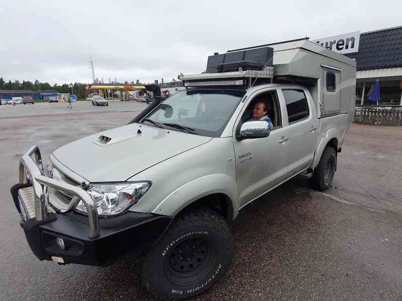 Toyota Hilux 3,0 D 4D 126kw - foto 7