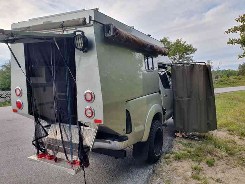 Toyota Hilux 3,0 D 4D 126kw - foto 12