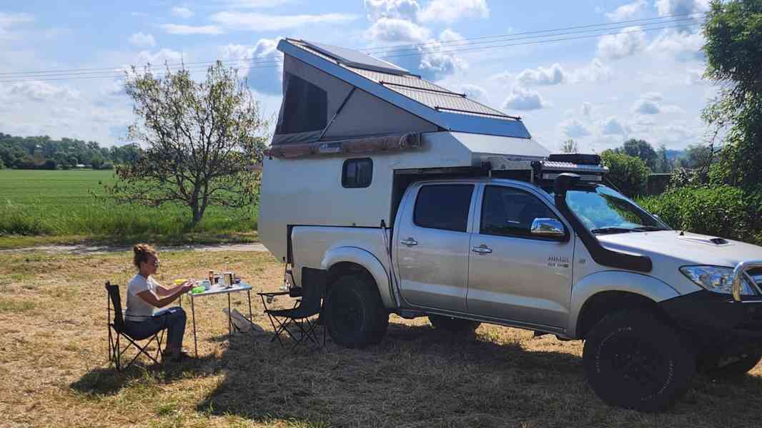 Toyota Hilux 3,0 D 4D 126kw - foto 3