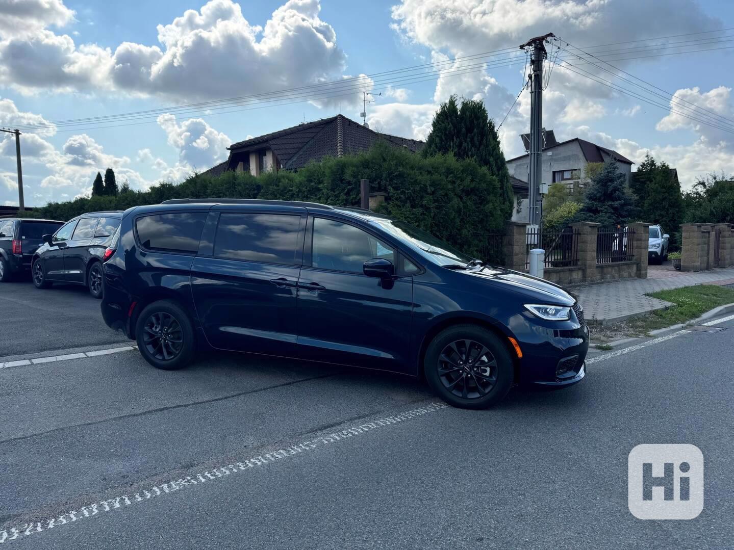 Chrysler Pacifica 3.6 S RU DVD 2022 NEW DPH AKCE - foto 1