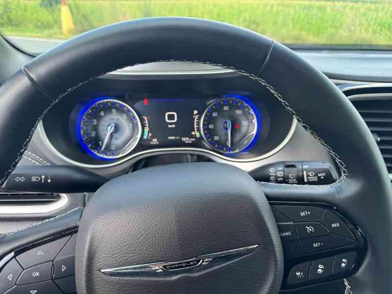 Chrysler Pacifica 3.6 S RU DVD 2022 NEW DPH AKCE - foto 15
