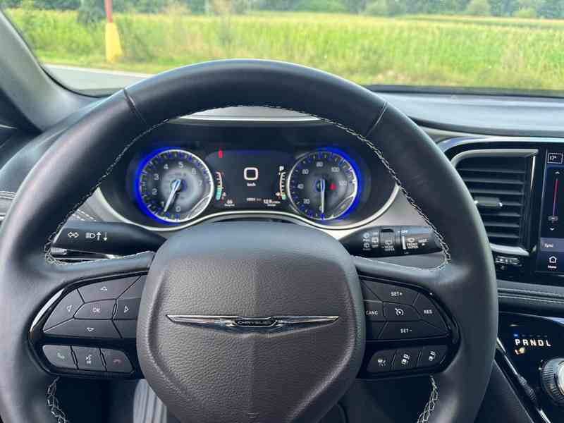 Chrysler Pacifica 3.6 S RU DVD 2022 NEW DPH AKCE - foto 19