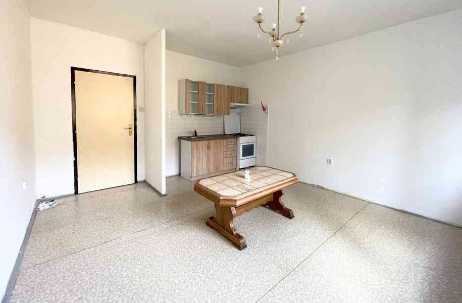 Pronájem bytu 1+1 s lodžií v České Lípě. - foto 2