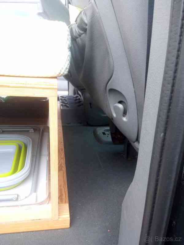 Chrysler Voyager 2,8   IV, CRD, r.v. 2005 - foto 18