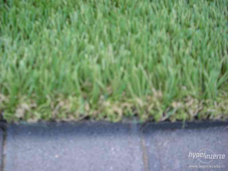 Umělý travní koberec - foto 1