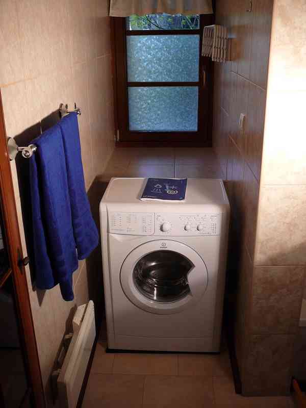 Ubytování 2+1/70m2 s možností převzetí údržby objektu. - foto 9
