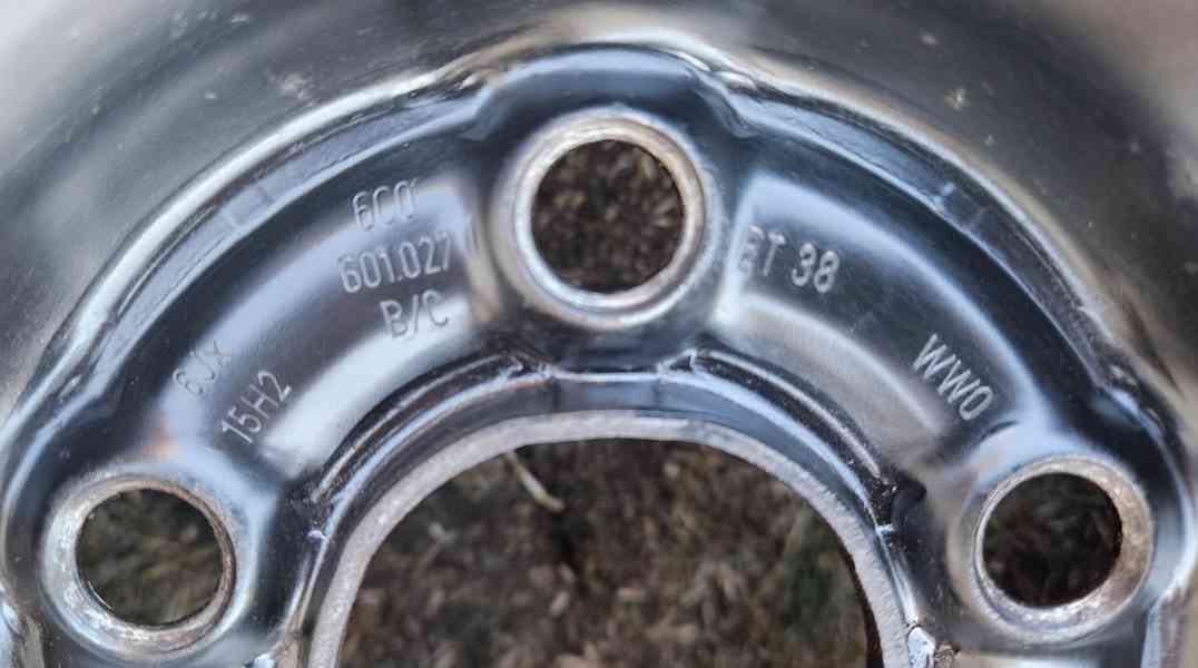 Škoda Fabia, Rapid zimní pneumatiky 185/60 R15 disky 6Jx15 - foto 4