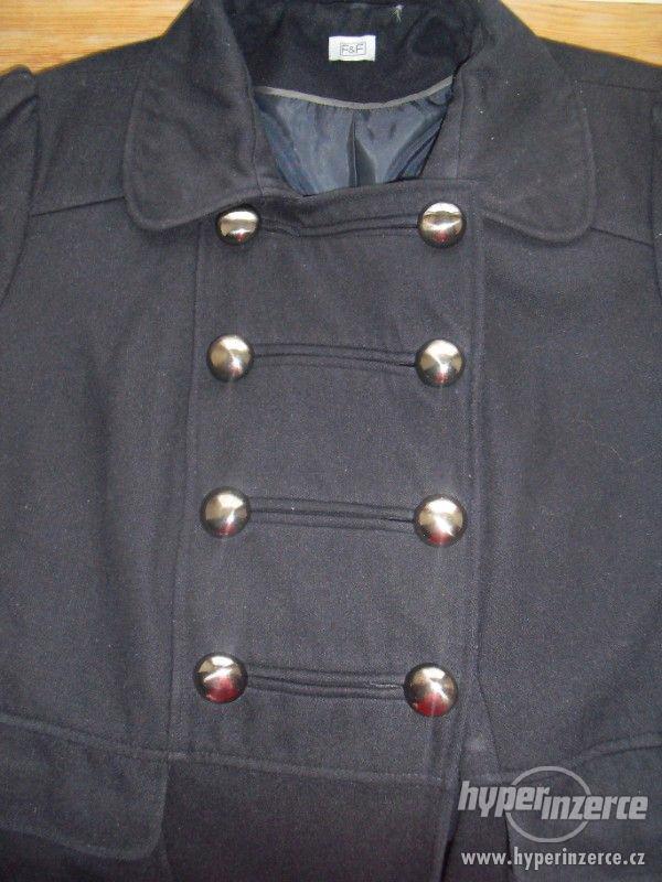 Zimní flaušový černý kabátek tzv. vojenský styl - foto 3