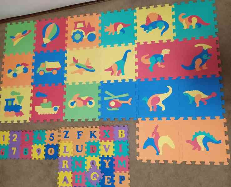 Nabízím dětské pěnové puzzle na zem - dinosauři a prostředky