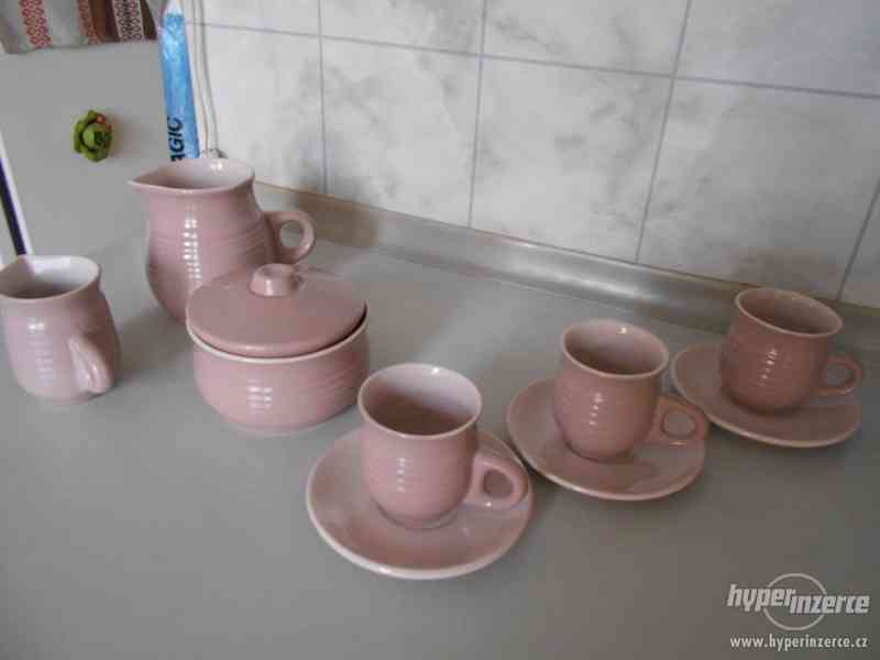 Růžová keramika - foto 1