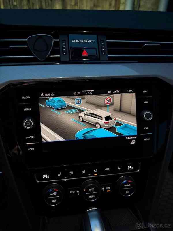 Volkswagen Passat 1,5   TSI 110kW DSG R-Line - foto 11