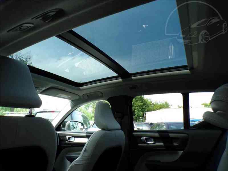 Volvo XC40 2,0 D3 INSCRIPTION - foto 12